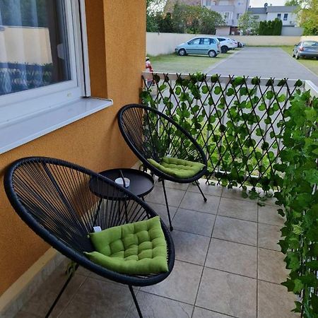 Apartman Vinyl - Self Chek-In Osijek Exterior foto